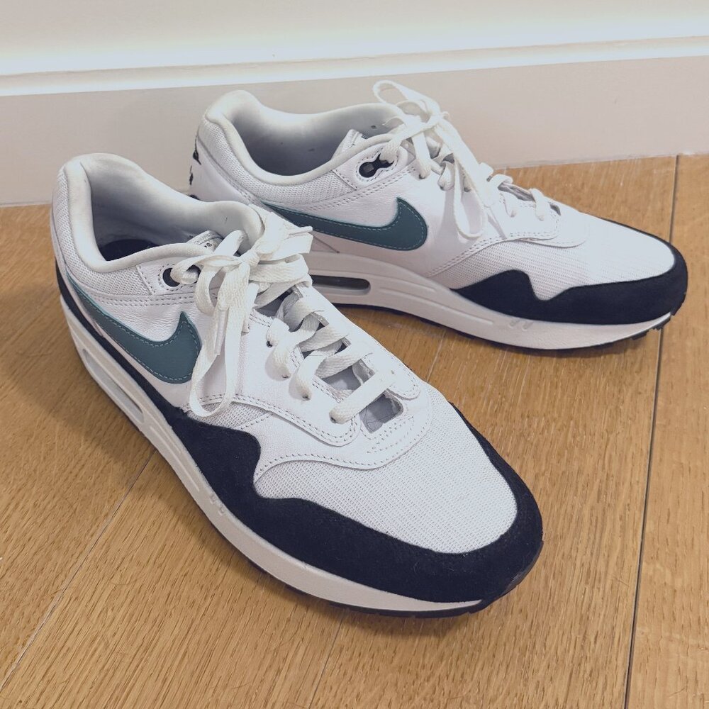 custom made nike airmax 1s (mens sz 10.5)